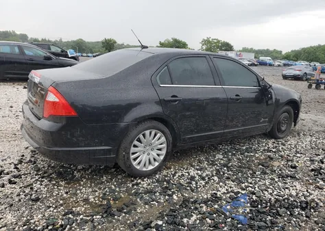 2010 Ford Fusion Hybrid z USA, uszkodzony, nr VIN 3FADP0L39AR193100